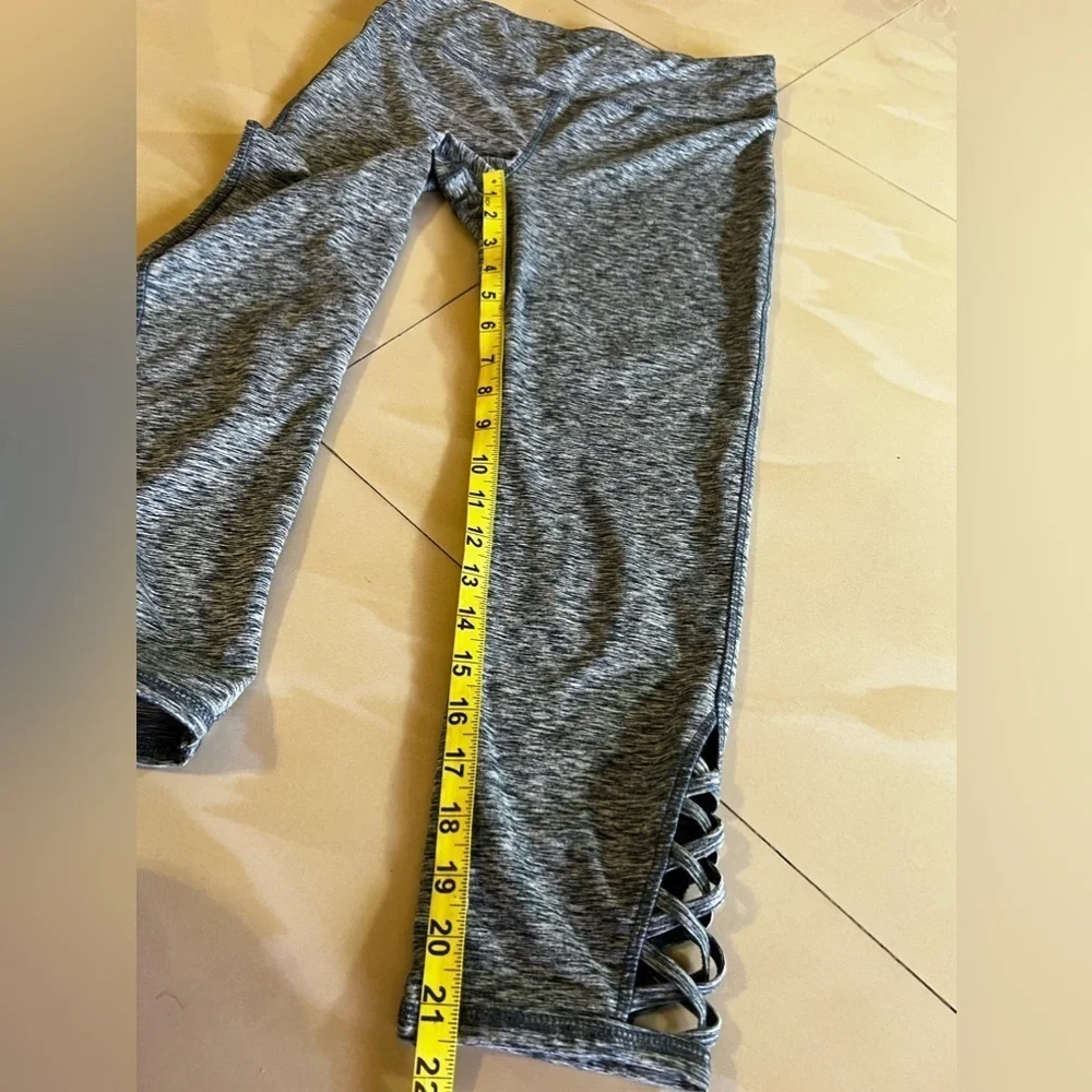 Everlast sport Capri pants gray polyester and spandex size M